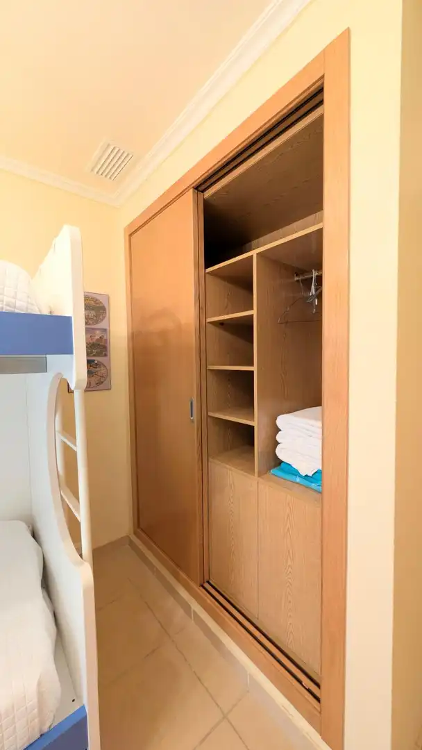 Dormitori de Casa o xalet de lloguer en Santa Pola amb Aire condicionat, Calefacció i Jardí privat