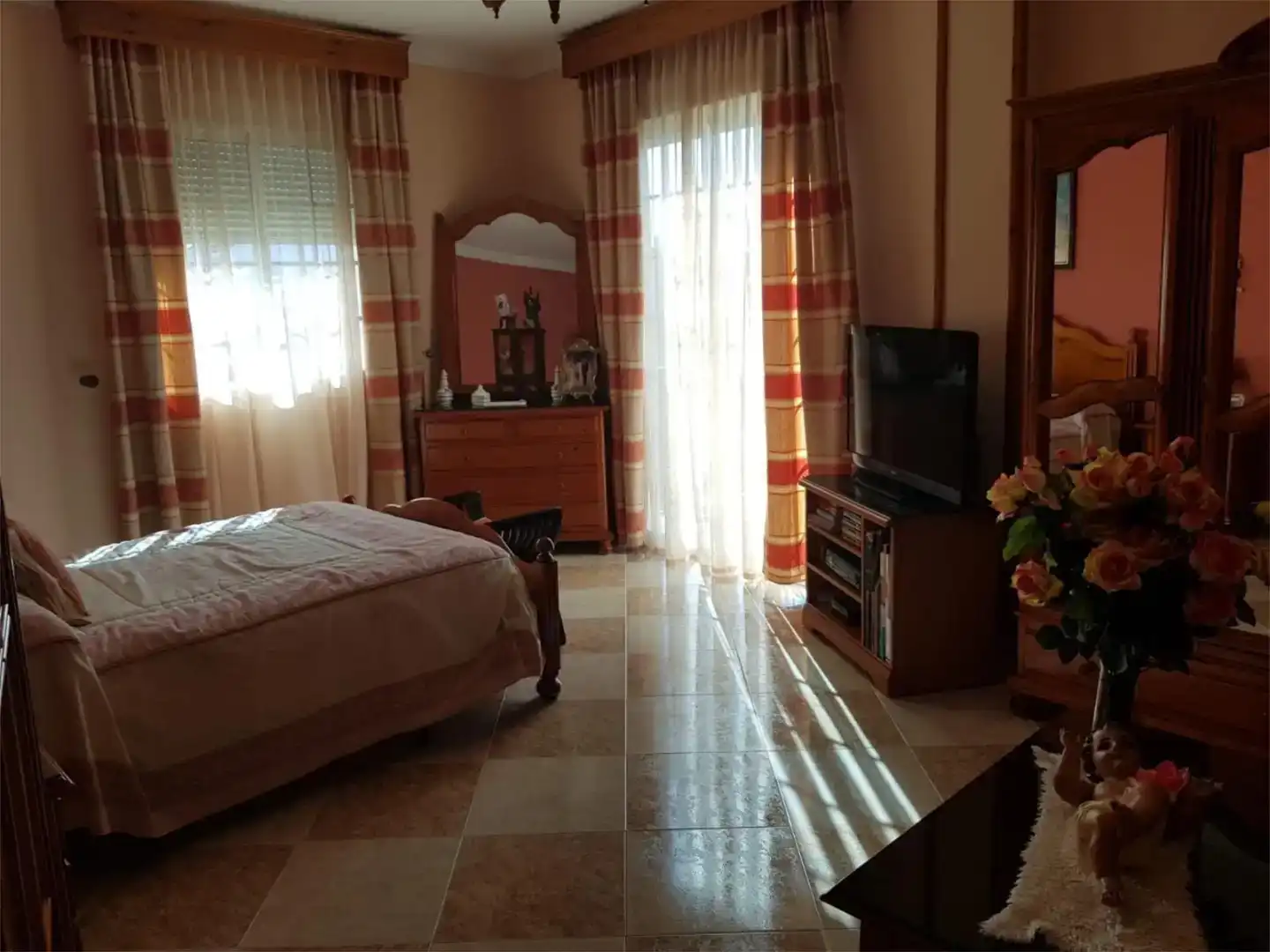 Dormitori de Casa adosada en venda en La Luisiana amb Aire condicionat i Balcó