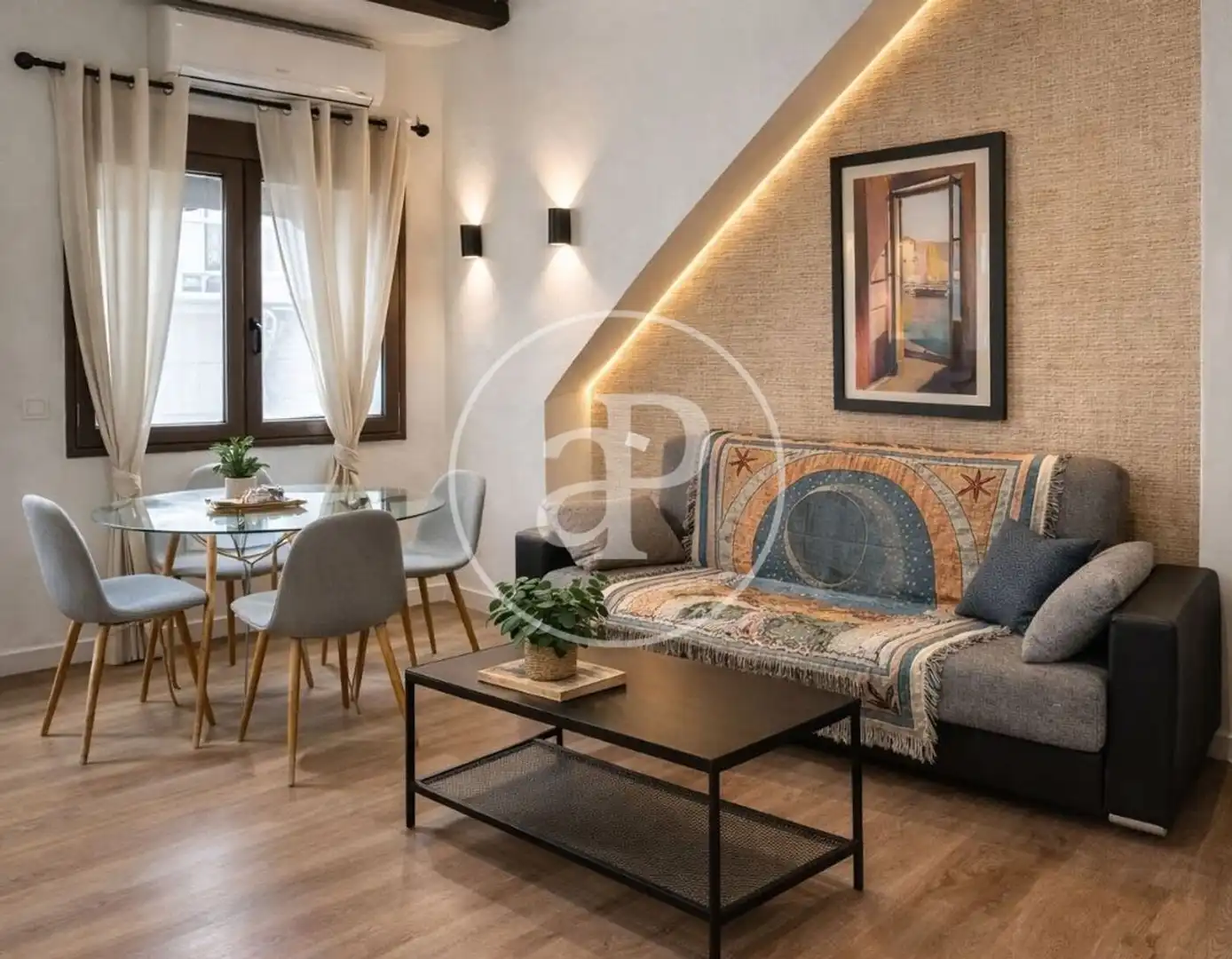 Sala d'estar de Pis de lloguer en Valencia amb Aire condicionat, Calefacció i Terrassa