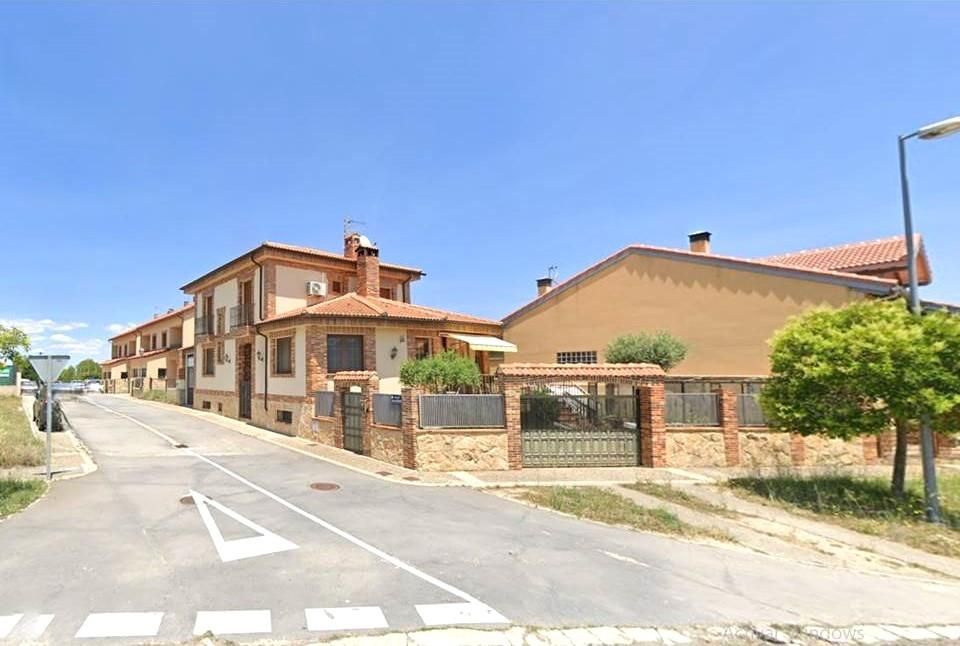 Exterior view of House or chalet for sale in Segovia Capital  with Air Conditioner, Heating and Private garden