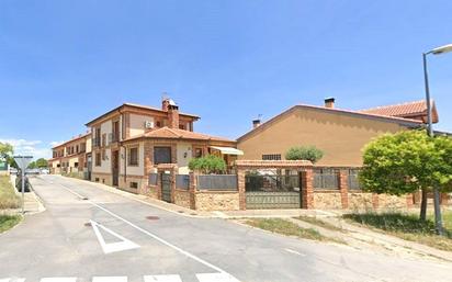 Vista exterior de Casa o xalet en venda en Segovia Capital amb Aire condicionat, Calefacció i Jardí privat