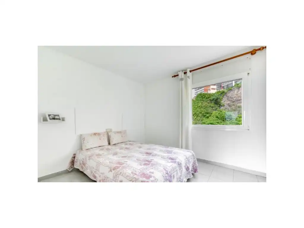 Piso con ascensor en venta en Calle De Merce Rodoreda 1, imagen 8