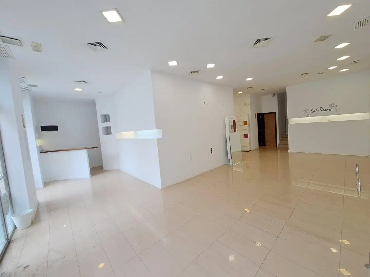 Local comercial de lloguer a Casc Urbà