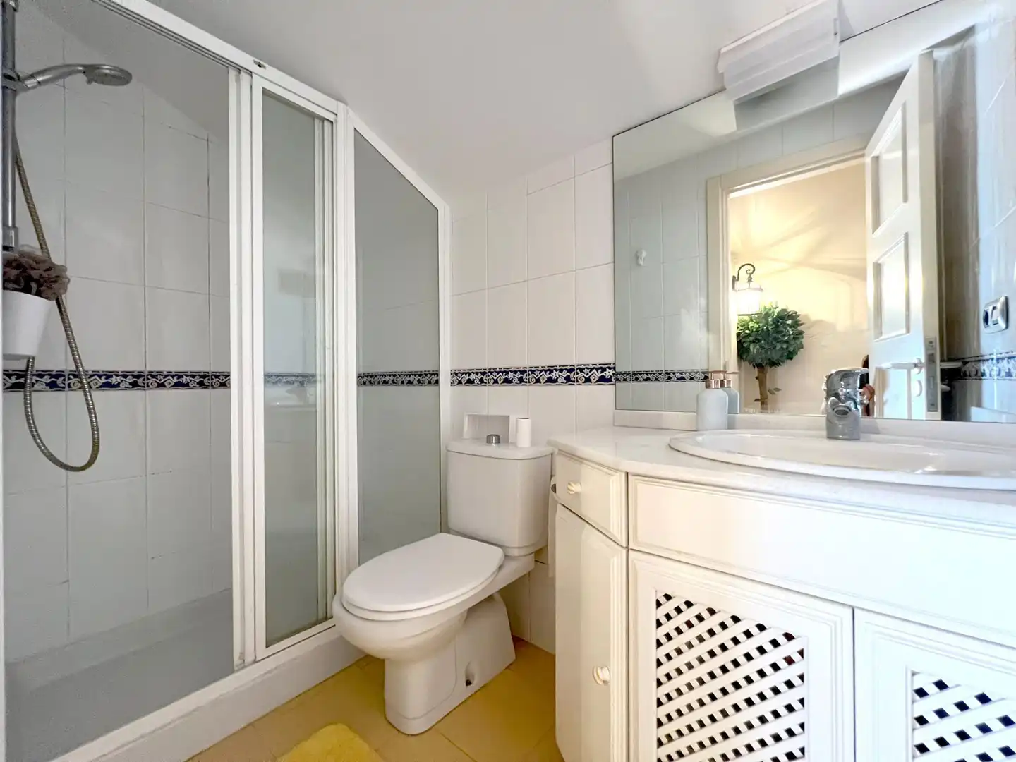 Baño de Casa adosada en venta en Zarautz con Aire acondicionado, Calefacción y Jardín privado