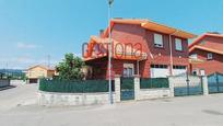 Vista exterior de Casa adosada en venda en Solórzano amb Terrassa