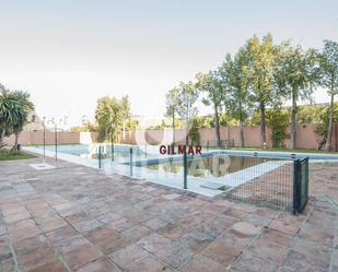 Swimming pool of Flat to rent in  Sevilla Capital  with Air Conditioner, Parquet flooring and Terrace