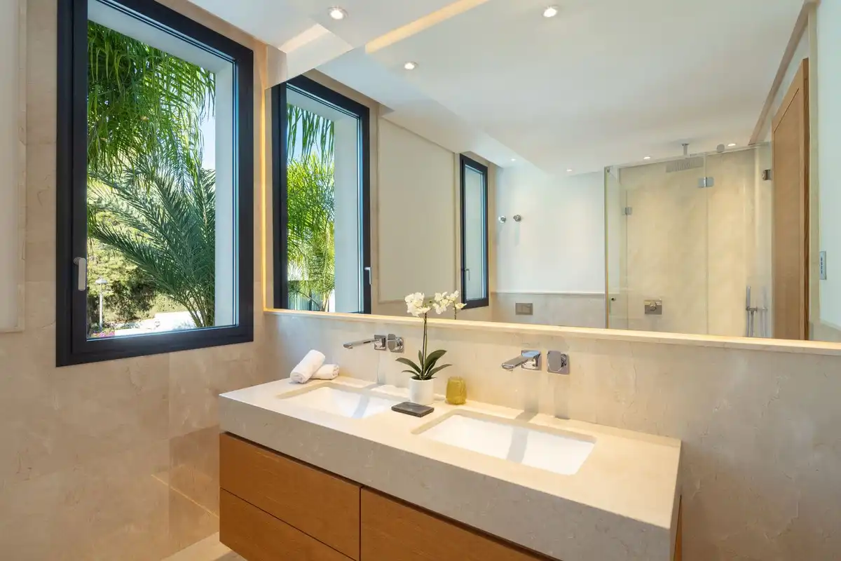 Bathroom of Duplexes for sale in Marbella  with Air Conditioner and Community pool
