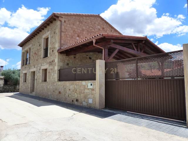 Casa-chalet en Venta en Calle Cristóbal Colón, 5, Santa Cruz de la Sierra,, 5 en Santa Cruz de la Sierra