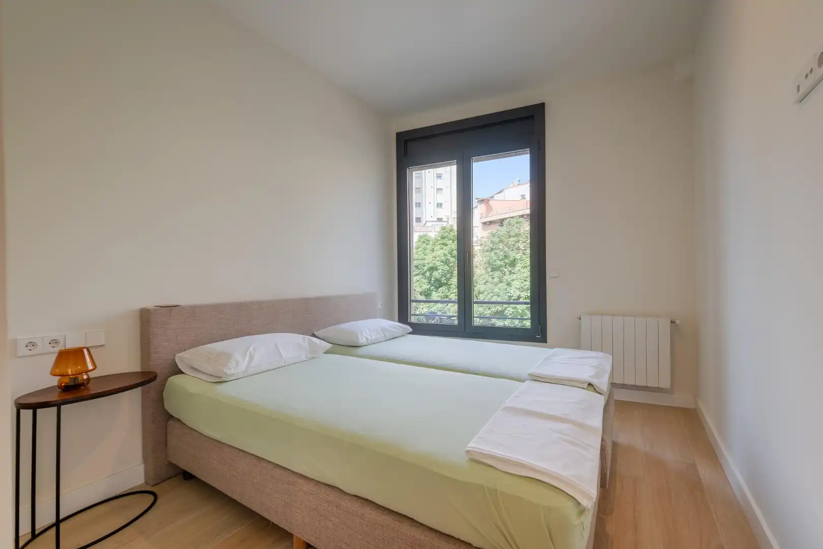 Bedroom of Flat for rent in Girona  with Air Conditioner and Heating