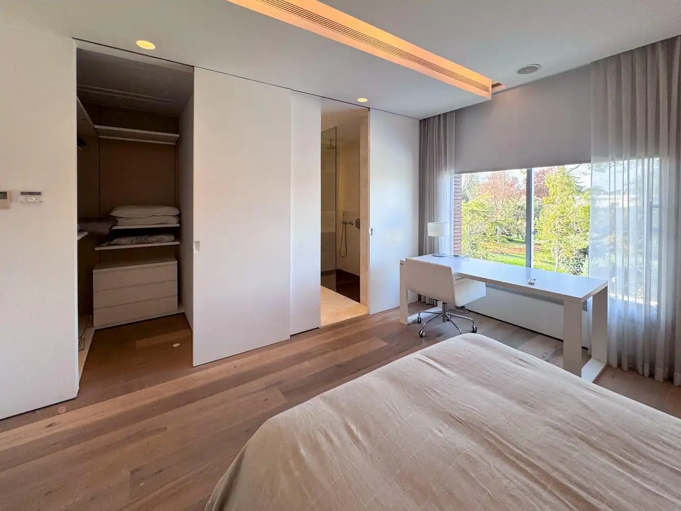 Bedroom of Houses for sale in Madrid  with Air Conditioner, Heating and Private garden