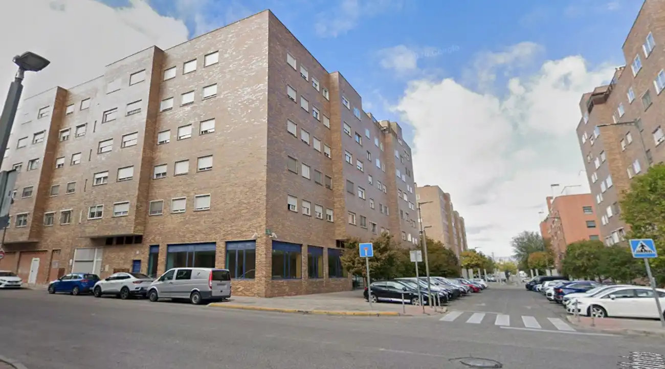 Vista exterior de Àtic en venda en Coslada amb Calefacció, Parquet i Terrassa