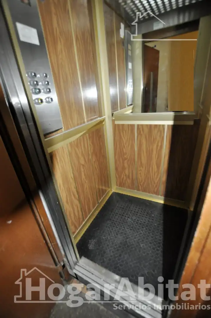 Piso en venta en Manises con Amueblado y Balcón