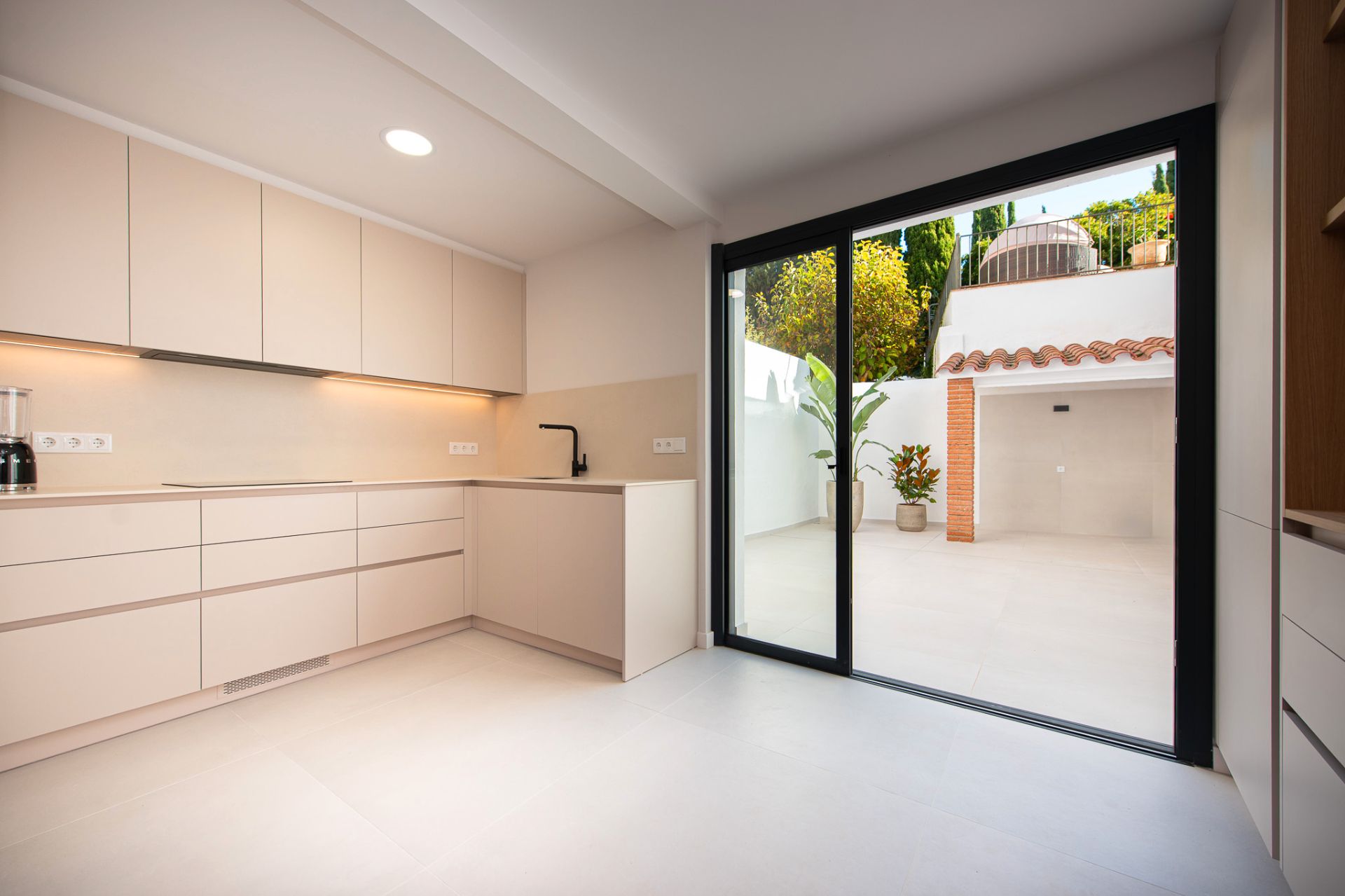 Cuina de Casa adosada en venda en Sant Feliu de Guíxols amb Calefacció, Parquet i Terrassa