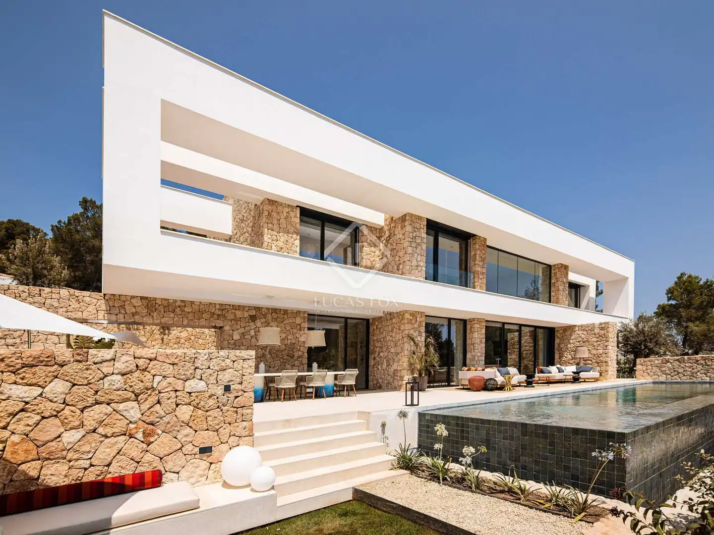 Vista exterior de Casa o chalet en venta en Santa Eulària des Riu