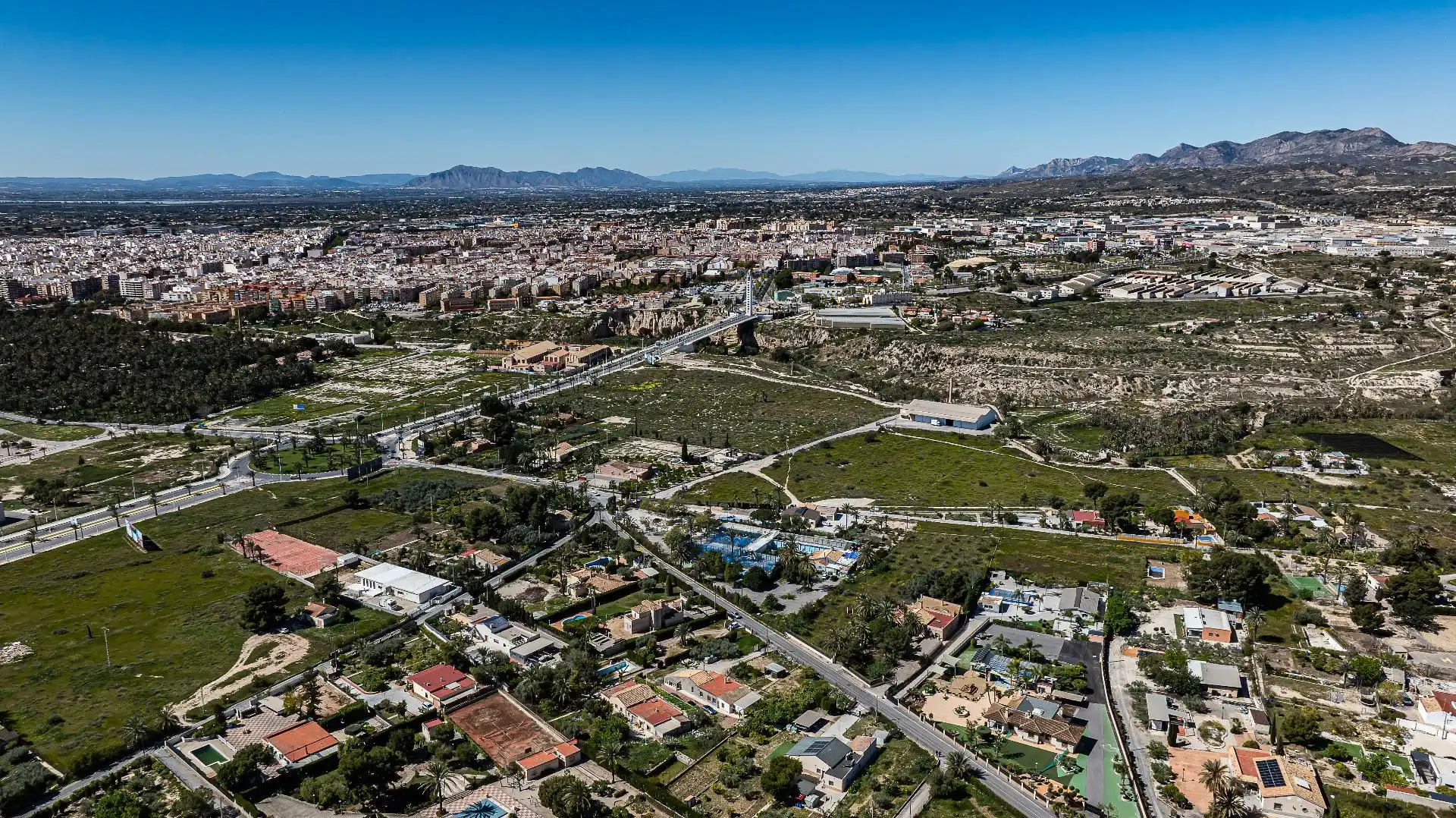 Casa o chalet en venta en Elche / Elx con Aire acondicionado, Jardín privado y Terraza