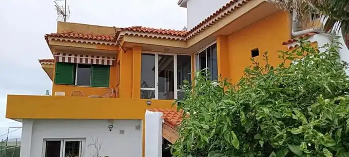 Vista exterior de Casa o chalet en venta en El Sauzal con Terraza, Piscina y Amueblado