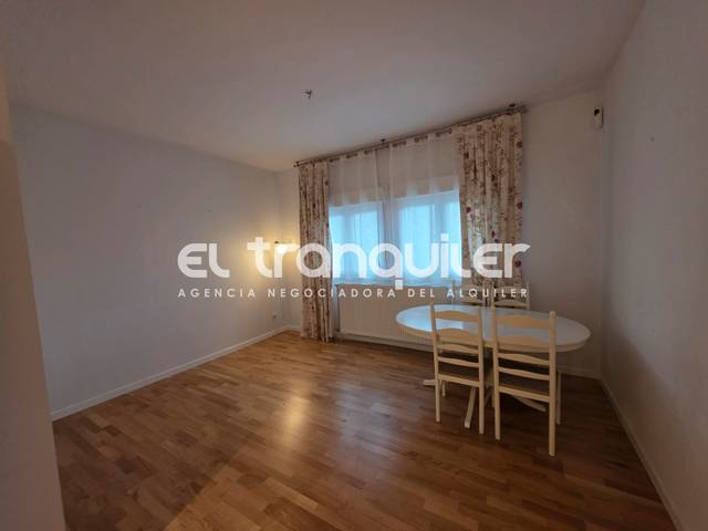 Piso en Alquiler en Calle María Teresa León en Ensanche de Vallecas - La Gavia