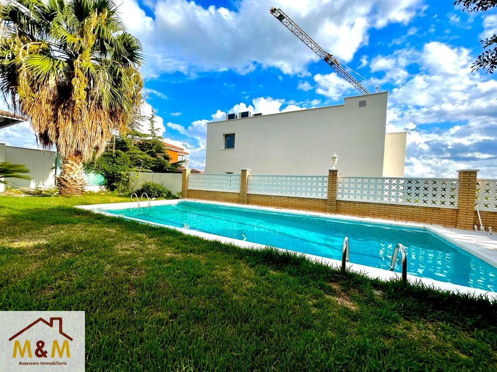 Swimming pool of House or chalet for sale in Castelldefels  with Private garden, Terrace and Storage room