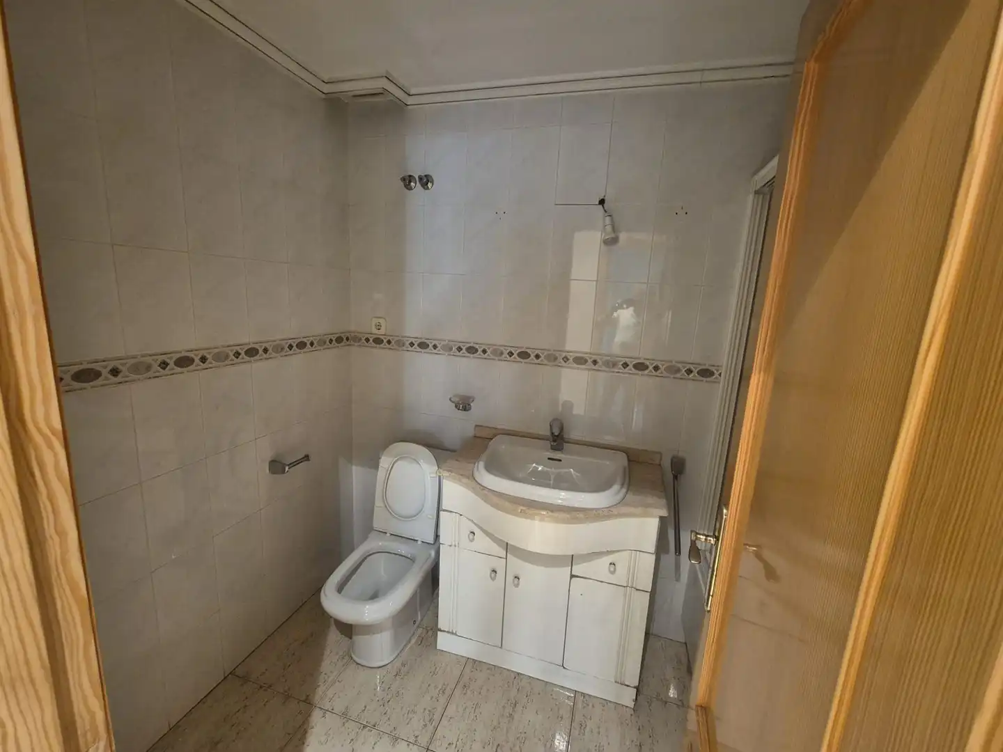 Baño de Piso en venta en Murcia con Trastero y Balcón