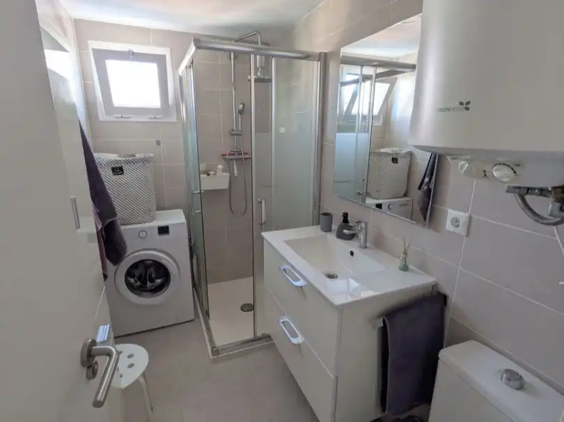 Baño de Apartamento de alquiler en Benicasim / Benicàssim con Calefacción, Trastero y Amueblado
