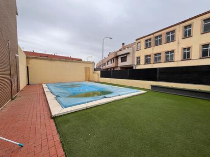 Swimming pool of Single-family semi-detached for sale in Ciudad Real Capital  with Air Conditioner, Heating and Storage room