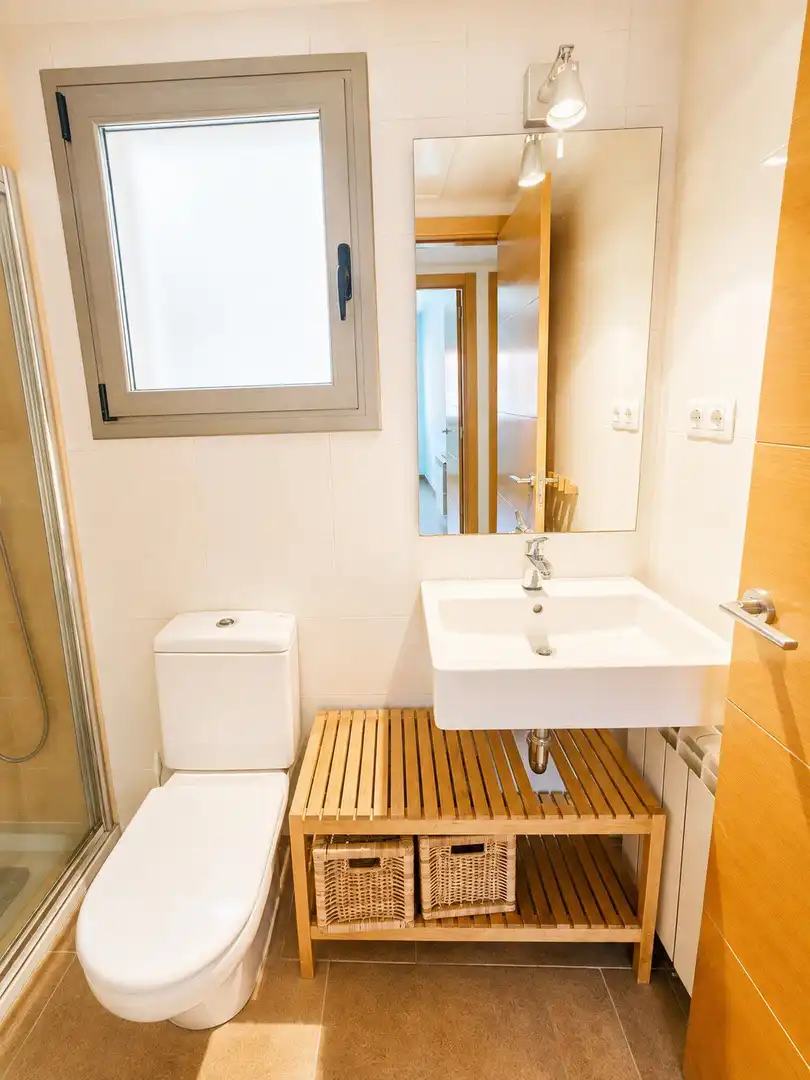 Bathroom of Flat for sale in El Vendrell  with Air Conditioner, Heating and Terrace