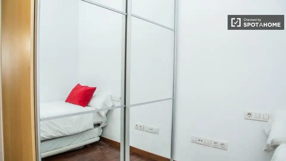 Habitació a Sant Gervasi- Galvany