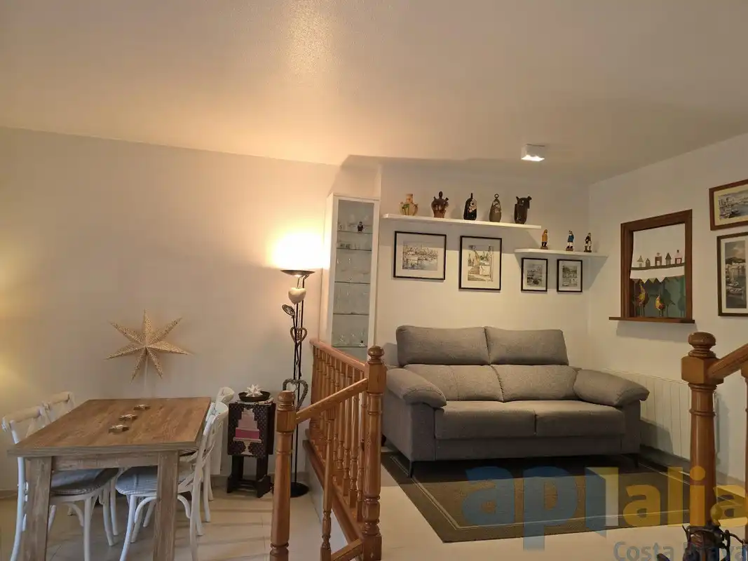 Sala de estar de Casa adosada en venta en Castell d'Aro, Platja d'Aro i s'Agaró con Calefacción, Jardín privado y Piscina comunitaria
