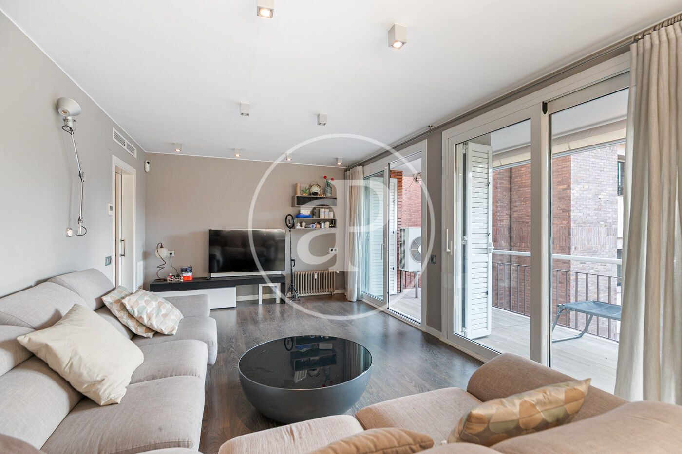 Living room of Flat for sale in  Barcelona Capital  with Air Conditioner, Heating and Terrace