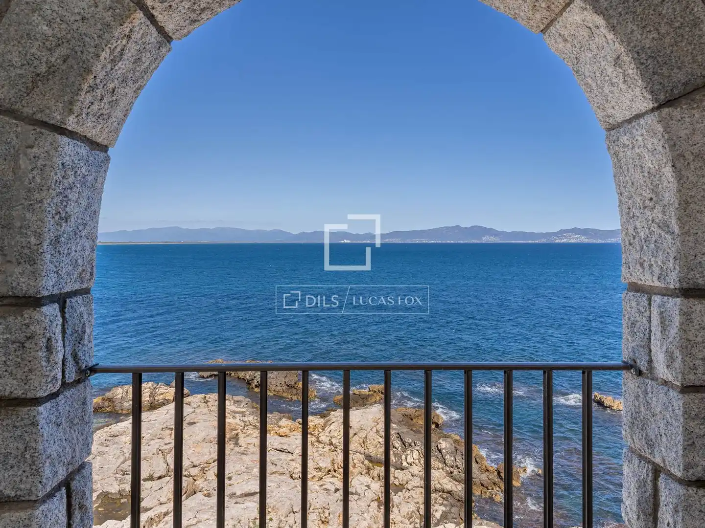 Terraza de Piso en venta en L'Escala con Calefacción, Terraza y Trastero