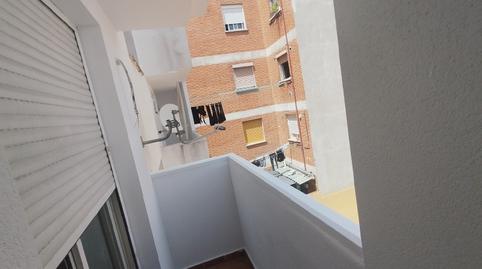 Foto 4 de Piso en venta en C/ Ramón Luján , Moscardó, Madrid