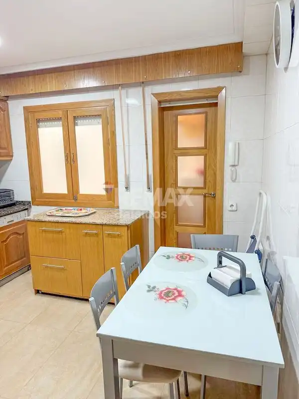 Cocina de Piso en venta en Vilagarcía de Arousa con Calefacción, Parquet y Terraza