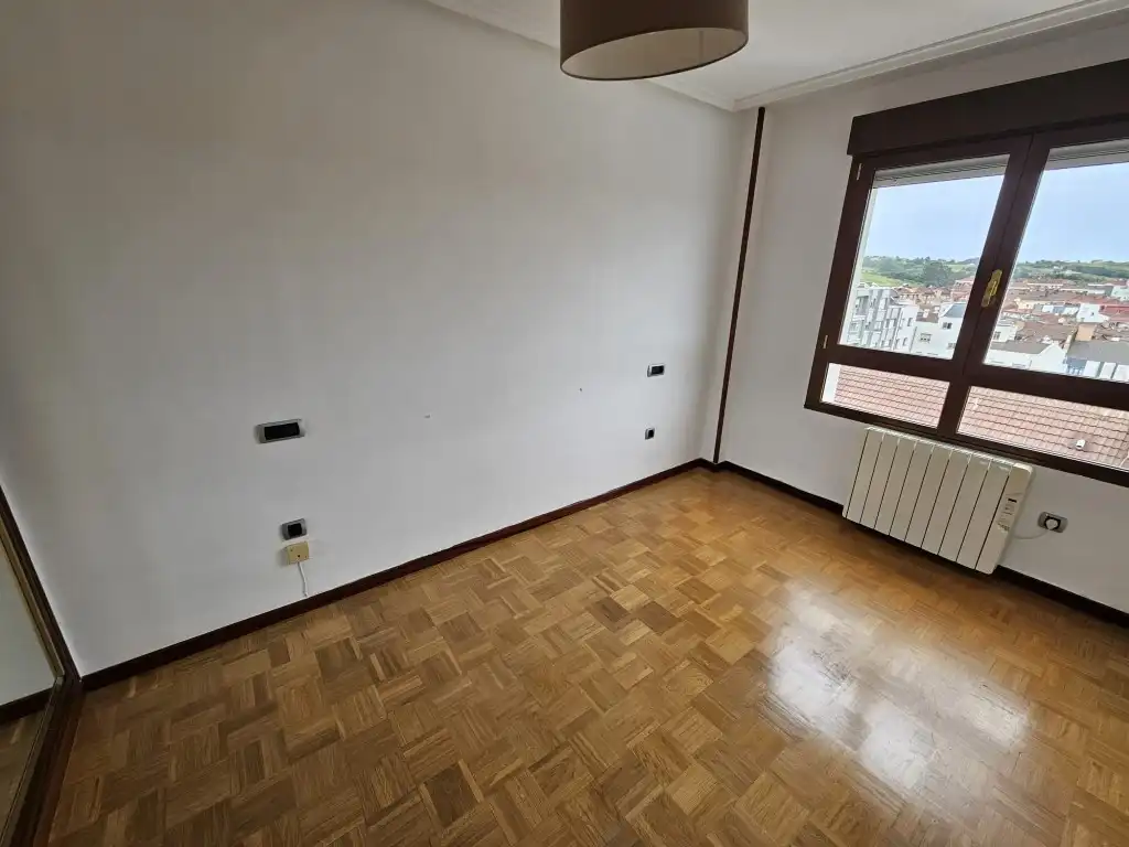 Bedroom of Attic for sale in Avilés
