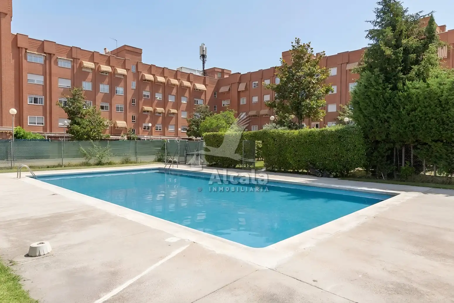 Piscina de Piso en venta en Alcalá de Henares con Aire acondicionado, Calefacción y Trastero