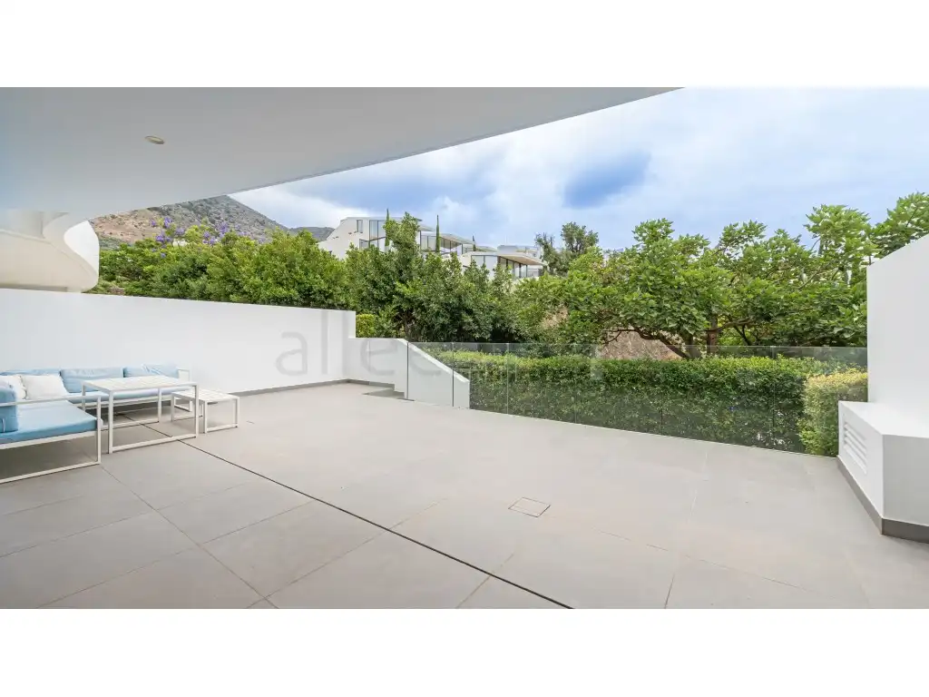Terrassa de Apartament en venda en Fuengirola amb Jardí privat, Moblat i Piscina comunitària