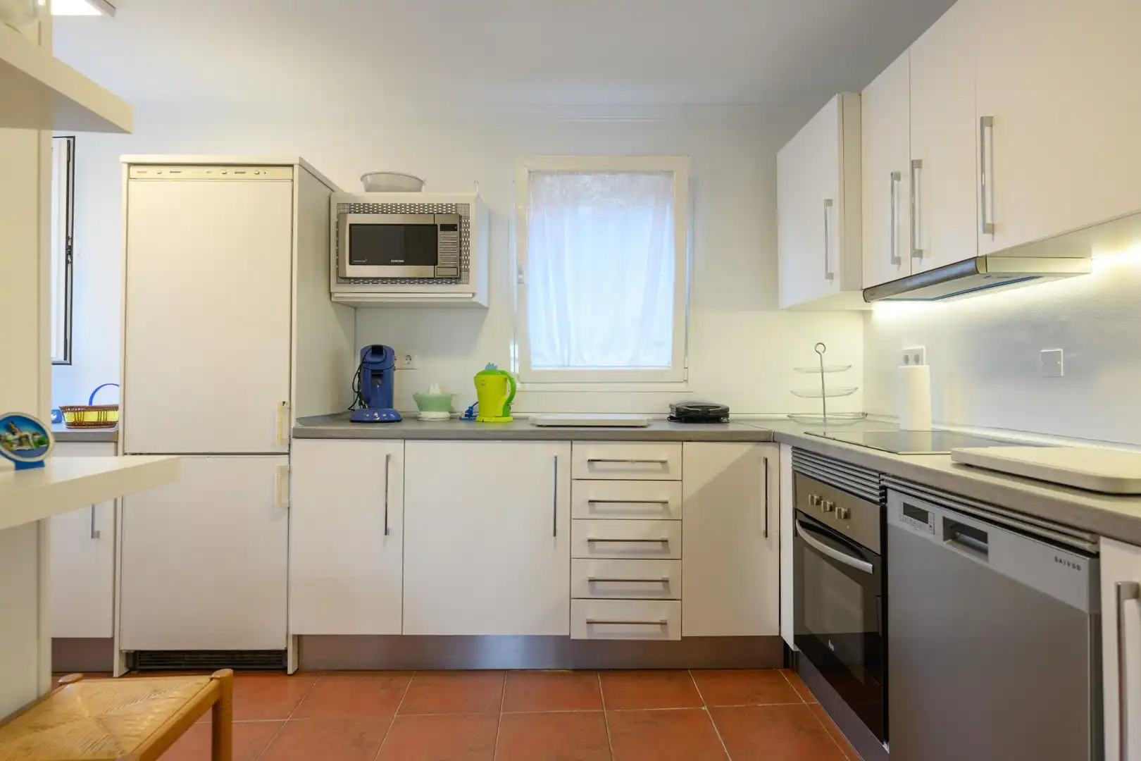 Küche von Einfamilien-Reihenhaus zur Miete in San Bartolomé de Tirajana mit Klimaanlage, Privatgarten und Terrasse