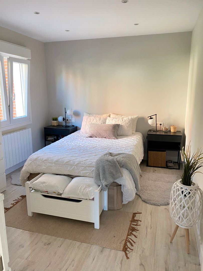 Bedroom of Flat to rent in Valle de Trápaga-Trapagaran  with Heating, Furnished and Oven
