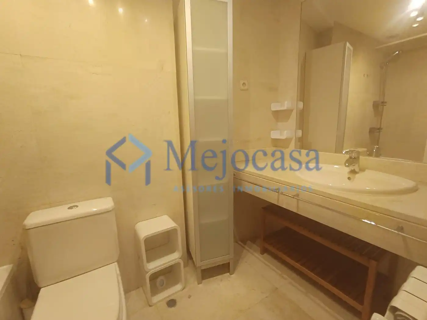 Baño de Piso en venta en Madrid con Aire acondicionado, Calefacción y Terraza