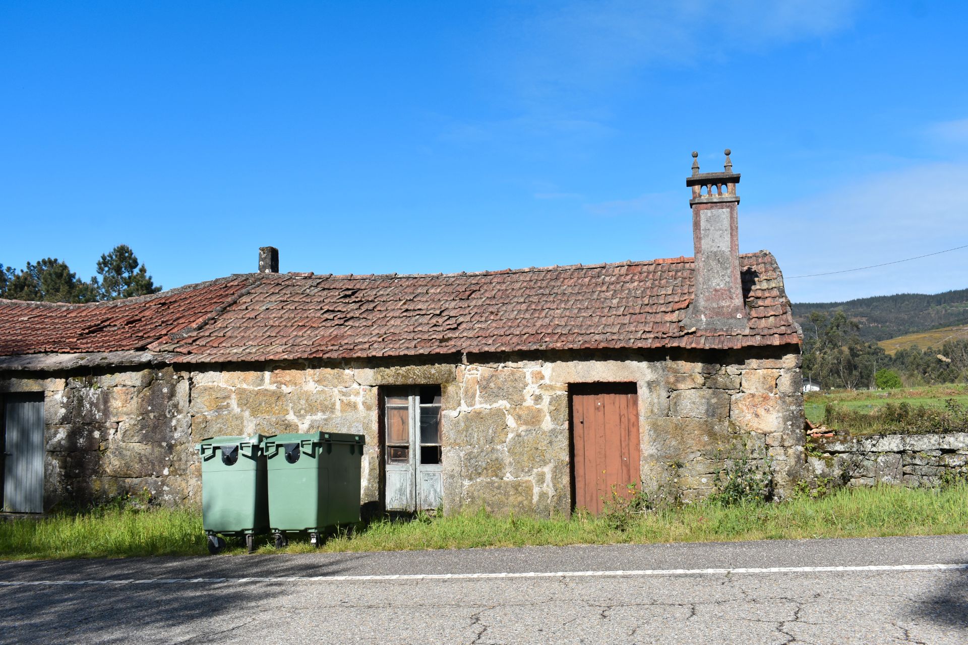 Vista exterior de Casa adosada en venda en A Cañiza   amb Jardí privat