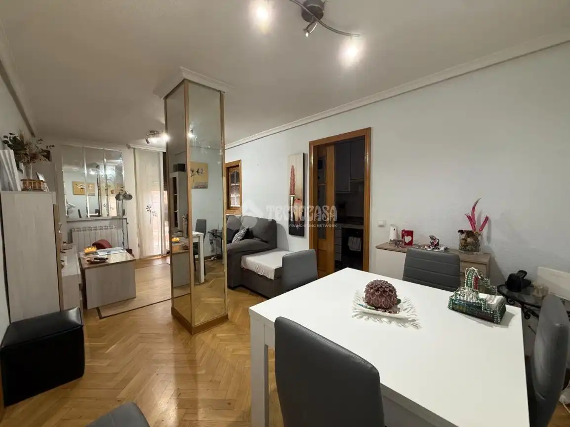 Sala de estar de Piso en venta en Madrid con Calefacción y Amueblado