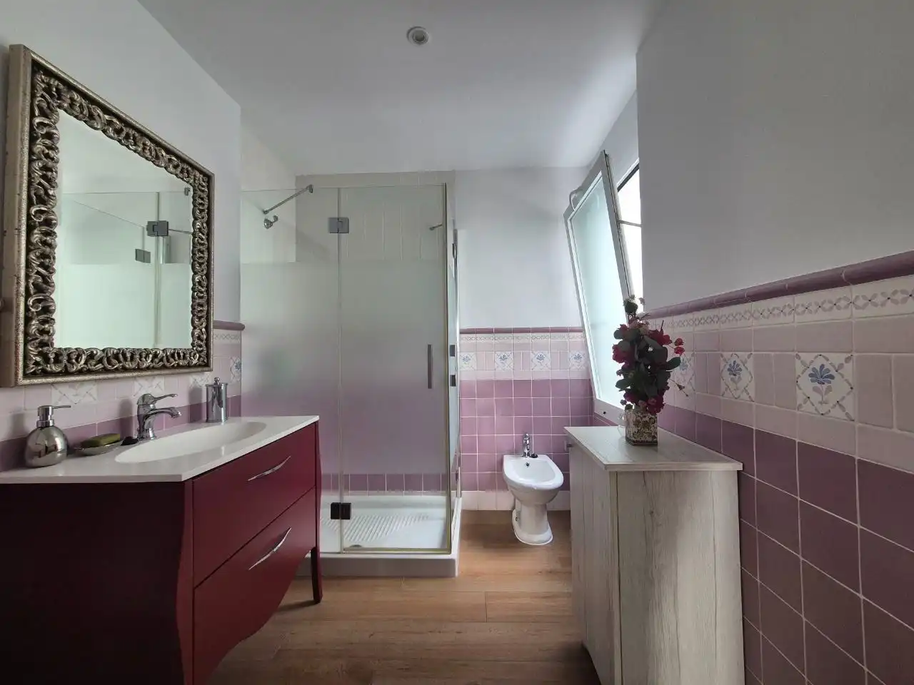 Bany de Casa o xalet en venda en Vélez-Málaga amb Aire condicionat, Terrassa i Moblat