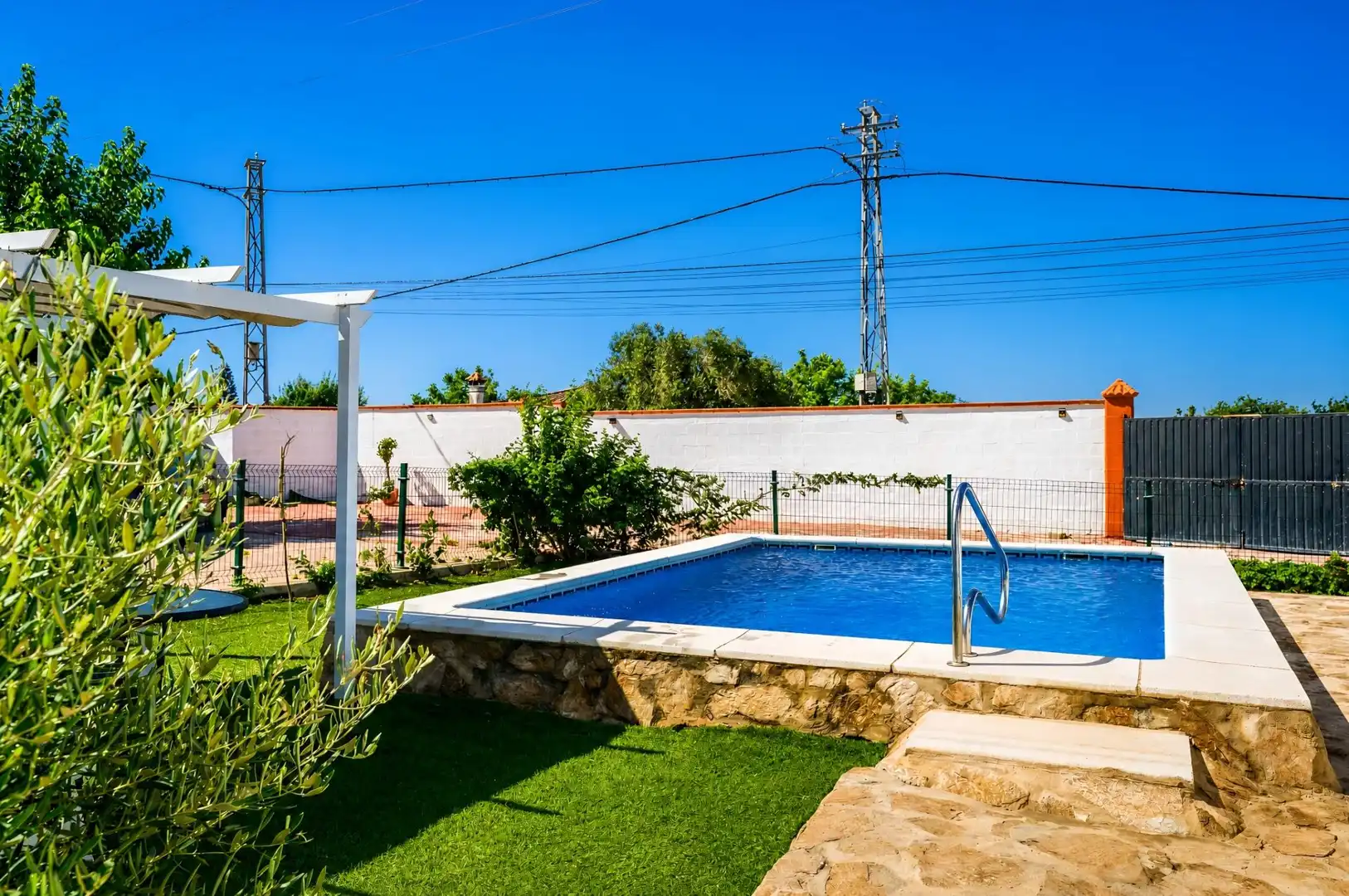 Piscina de Casa o xalet en venda en Chiclana de la Frontera amb Aire condicionat, Jardí privat i Terrassa