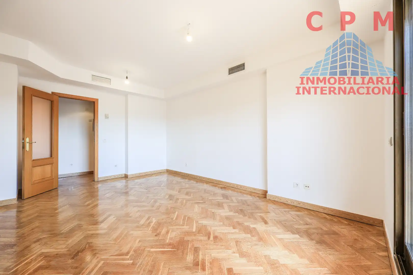 Dormitori de Àtic de lloguer en Madrid amb Aire condicionat, Calefacció i Parquet