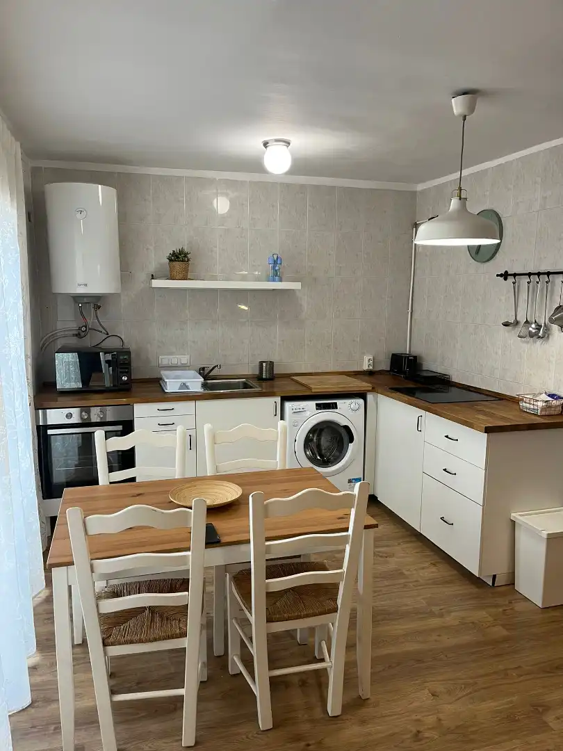 Cocina de Apartamento de alquiler en Valencia con Aire acondicionado, Calefacción y Amueblado