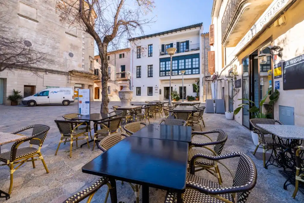 Country house zum Verkauf in Pollença mit Balkon