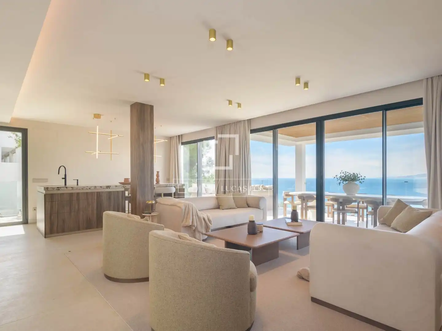 Sala d'estar de Casa o xalet en venda en Málaga amb Aire condicionat, Jardí privat i Traster