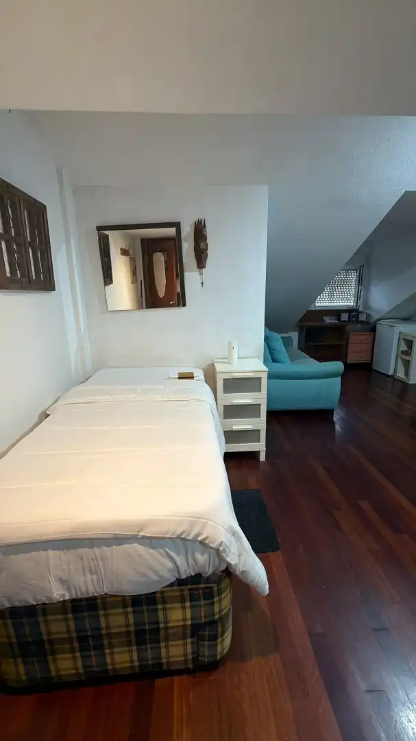 Dormitori de Estudi en venda en Santander amb Parquet i Moblat