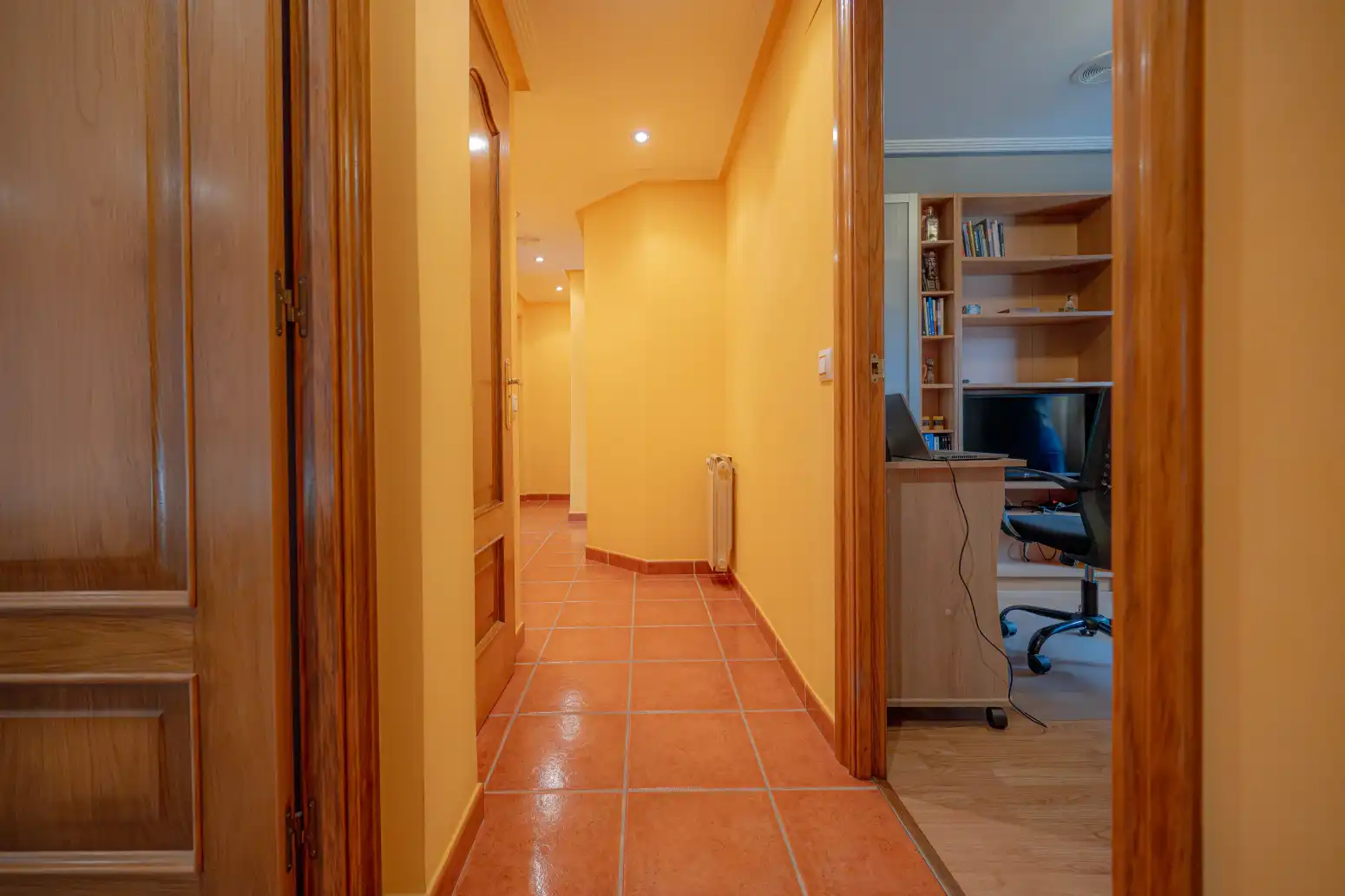 Piso en venta en Gijón  con Calefacción, Jardín privado y Amueblado