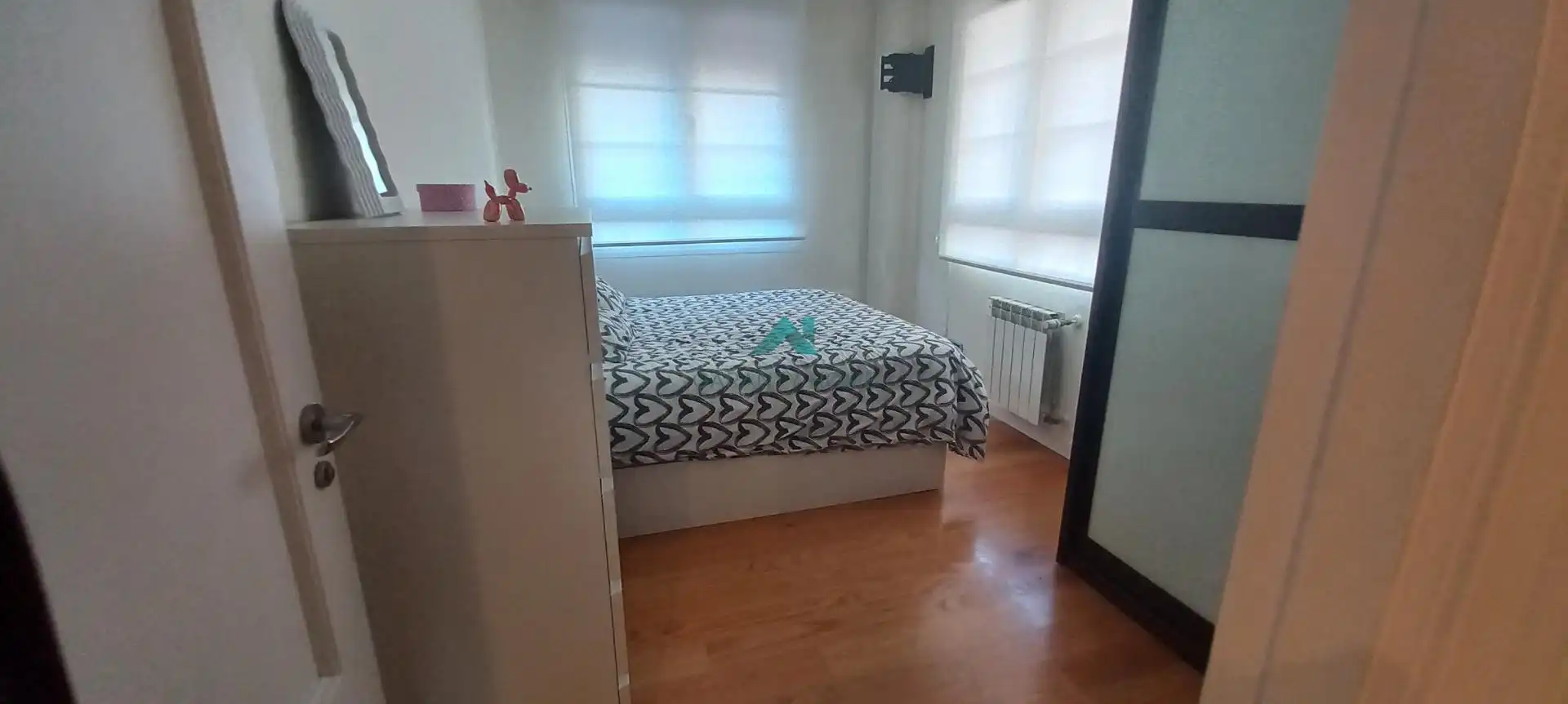 Schlafzimmer von Erdgeschoss zum Verkauf in Santoña mit Heizung und Privatgarten