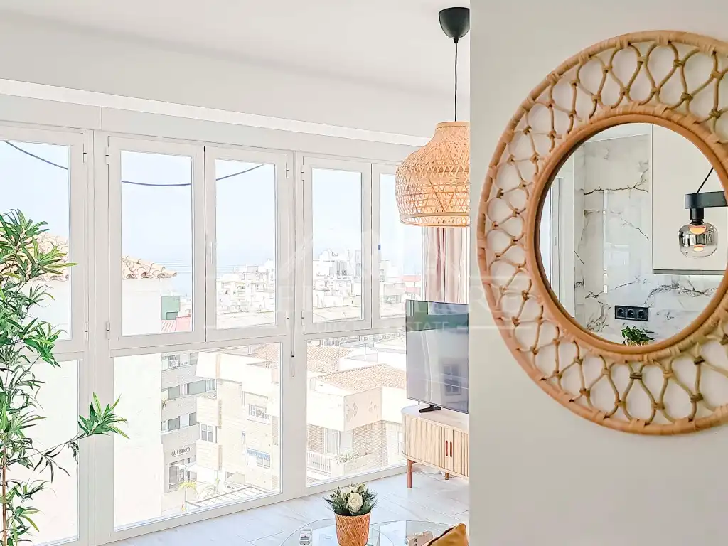 Dormitori de Apartament en venda en Nerja amb Aire condicionat, Terrassa i Moblat